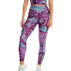 Realtree Women's 7/8 Leggings With Cell Pockets | Aspect -Richardson US Shop Leggings front PK 02016.1688074152